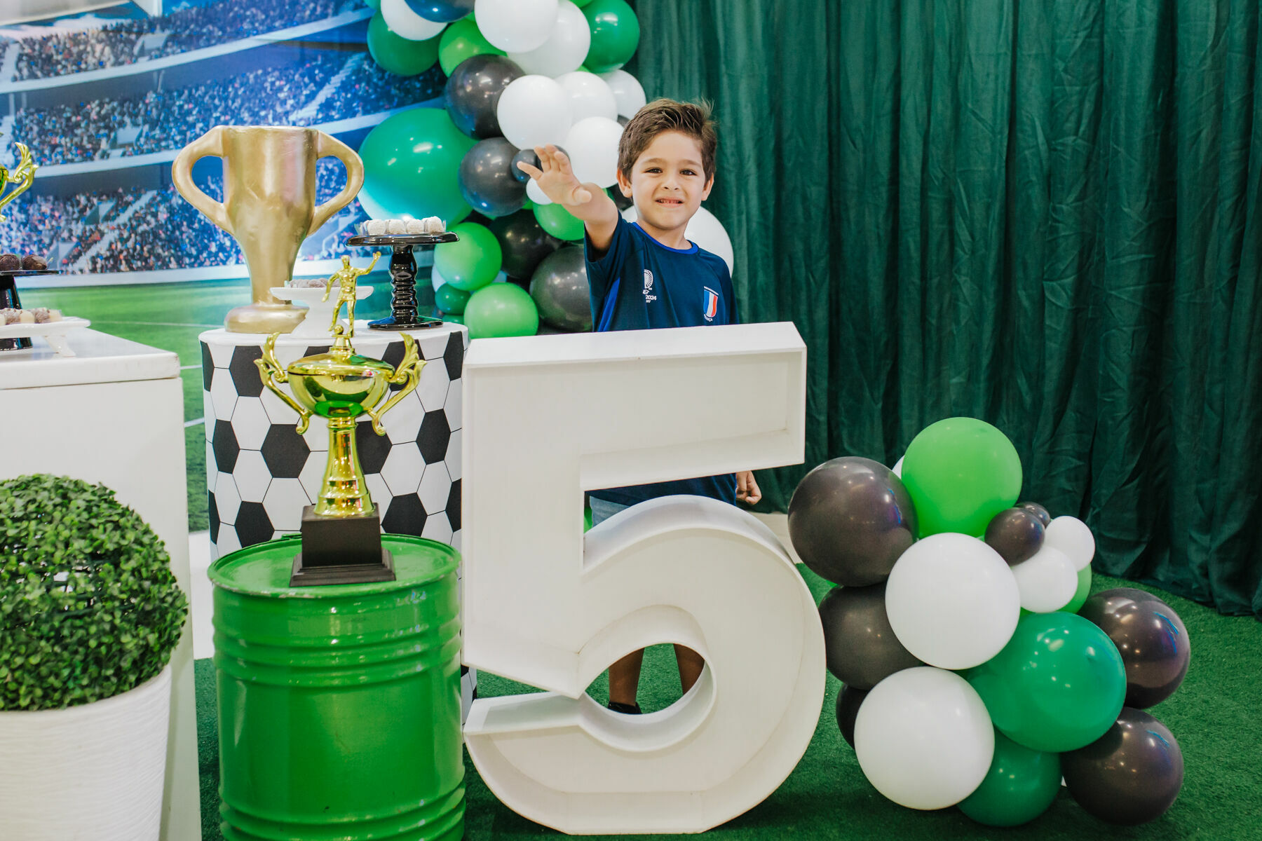 Foto Festa Infantil Mateus 5 Anos Foto Festa Infantil Mateus 5 Anos - Imagem 12